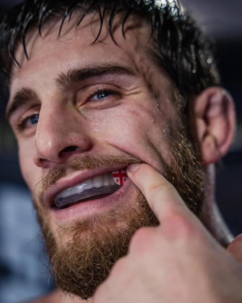 Aleksandre Topuria Invictos